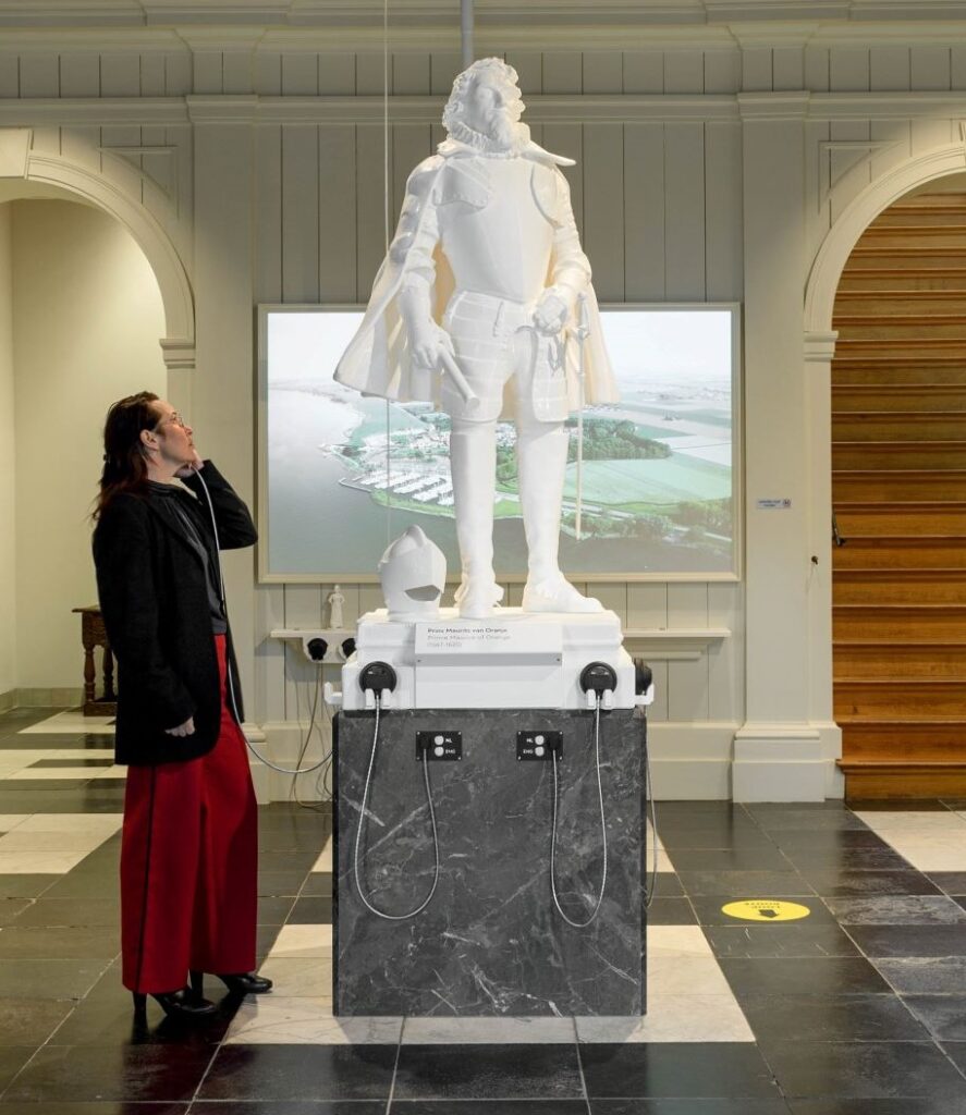 maurtis statue at the entrace of the musuem
